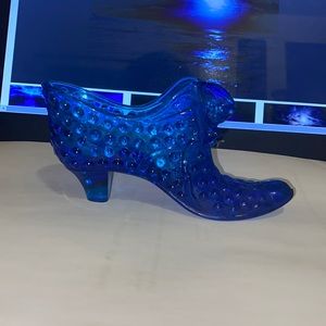 Vintage Fenton Blue hobnail Iconic Shoe with feline head on top